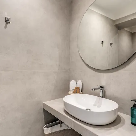 Welcome Rooms, Private Bathrooms B&B 4*
