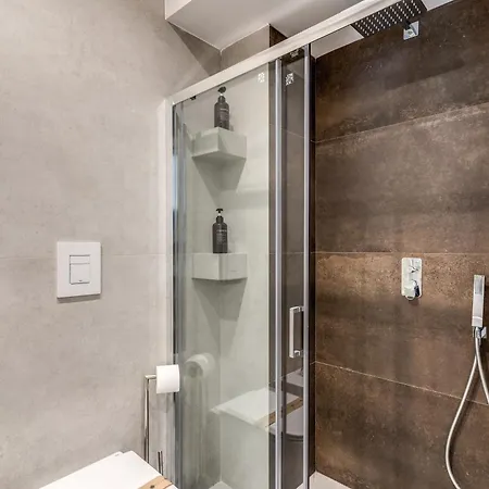 Welcome Rooms, Private Bathrooms B&B 4*