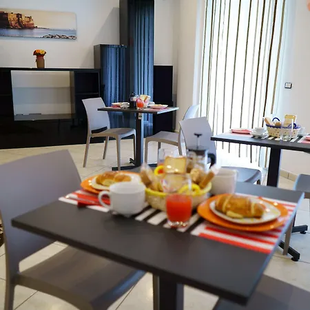 Welcome Rooms, Private Bathrooms B&B