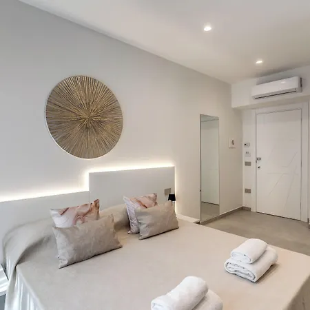 Bed and Breakfast Welcome Rooms, Private Bathrooms Νάπολη